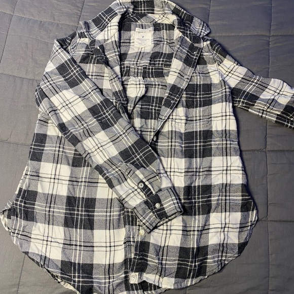 🌻2/$25 AE ⋆ Flannel - Picture 2 of 3